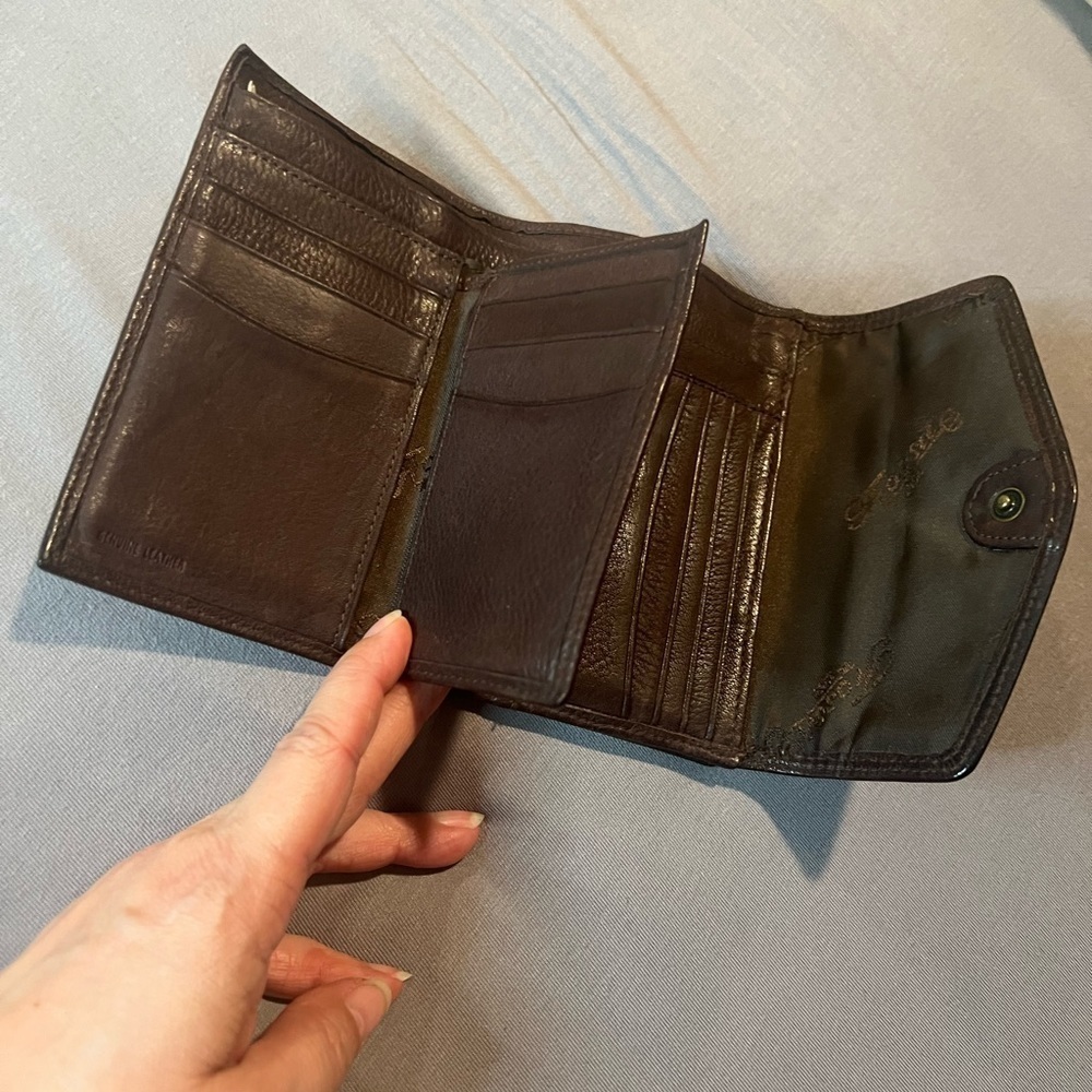 FOSSIL Wallet. Brown leather. Used but in good condition. - Picture 10 of 12